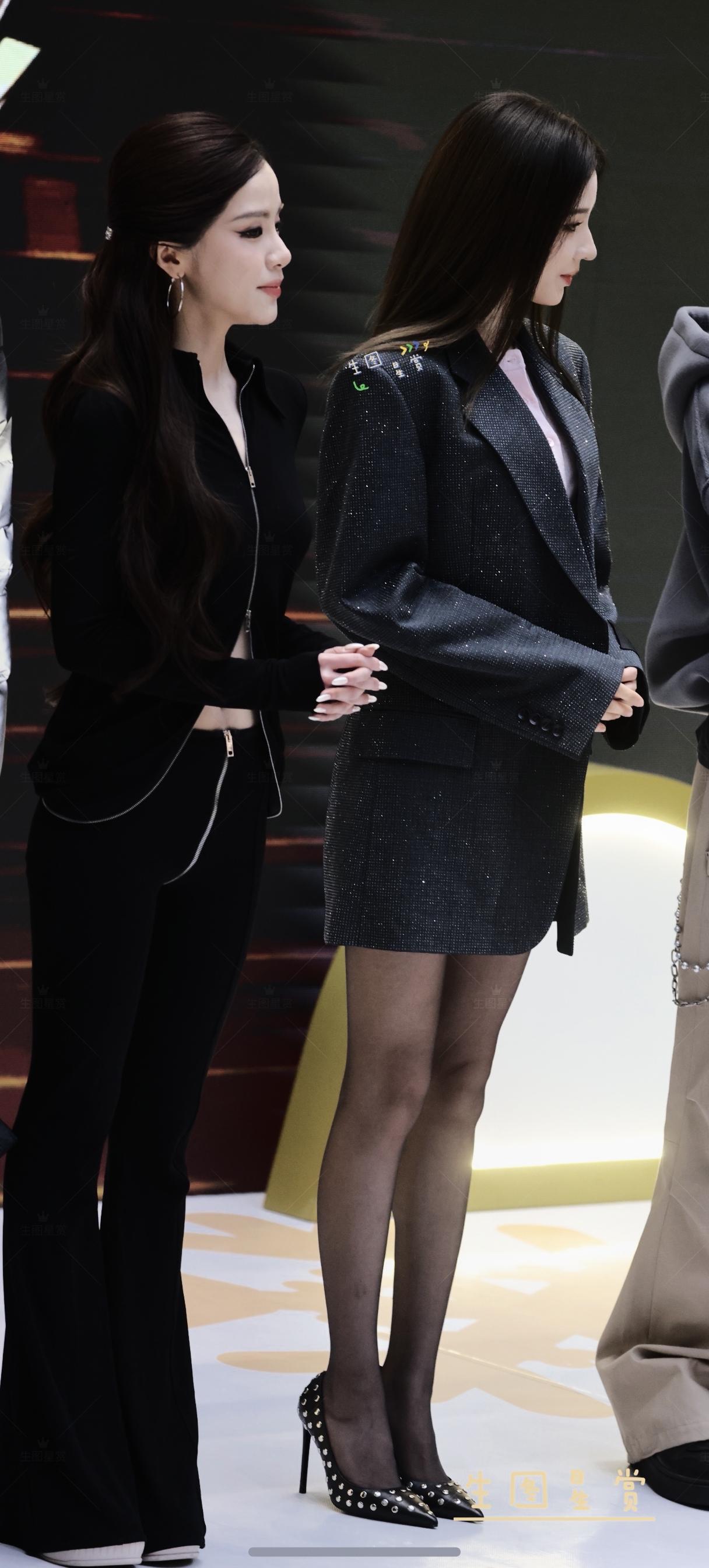 张予曦北京线下活动生图掉落西装御姐风的阿瓜，黑丝美腿我可以，:北方有佳人，绝世