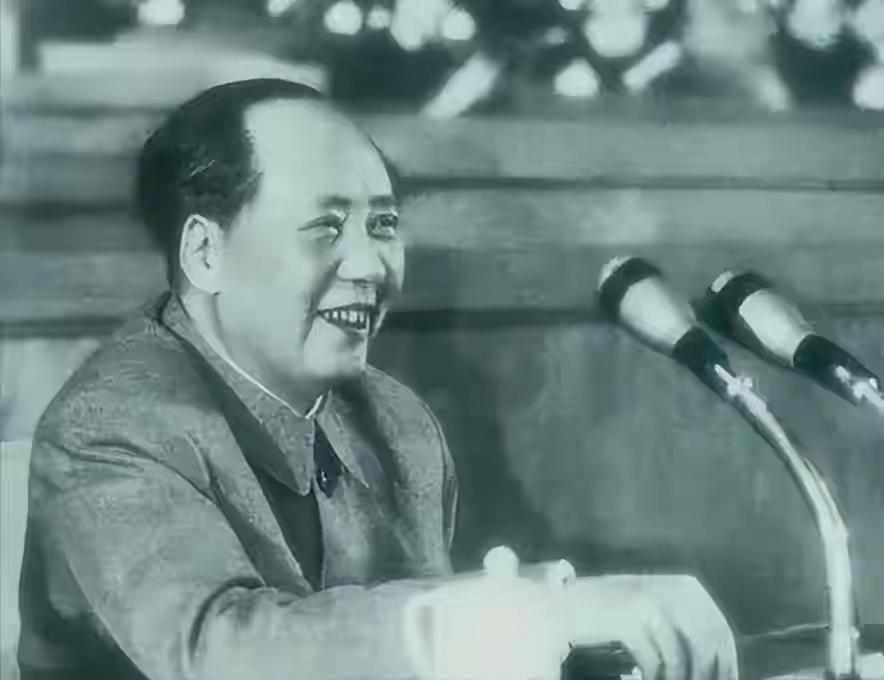 毛主席时代的中国，对外能有多强硬？全世界都必须依照他的标准。你要是翻开那段历