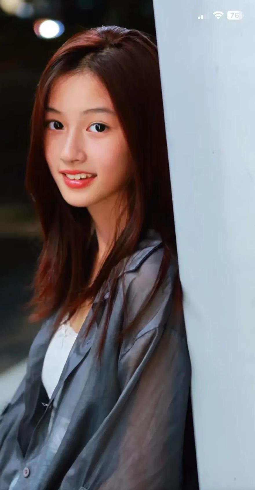 于正一眼看上的素颜美女，家庭情况曝光，果然没有大家想的那么好。据说小姑娘家里孩