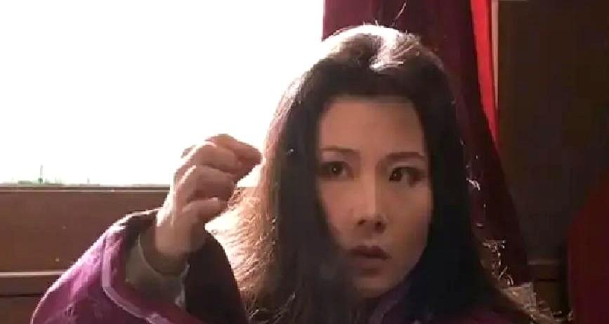 白家账房，最后竟落她手里！重刷《大宅门》，才看明白。何赛飞演的杨九红，一生刀