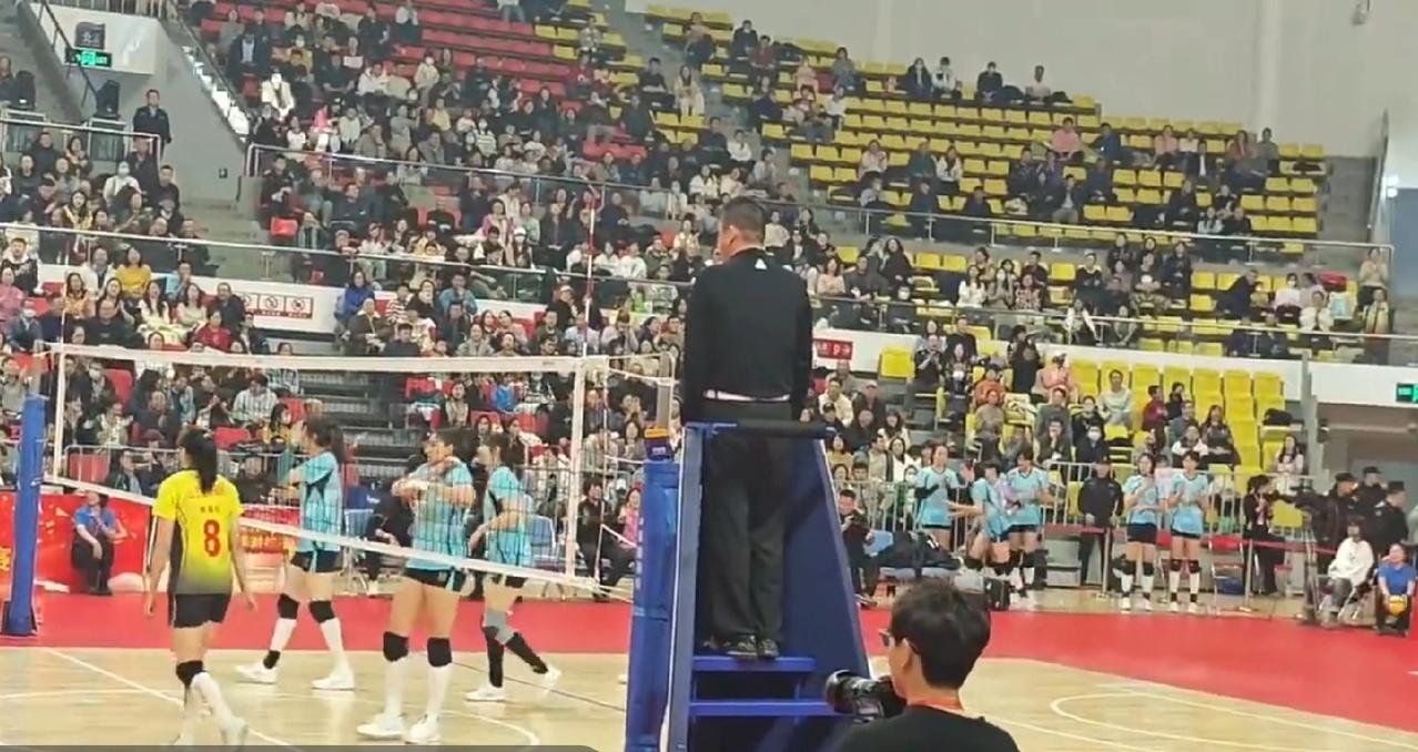 真没想到天津女排25-21率先拿下第一局比赛！这可真是出乎意料啊！没想到天津女