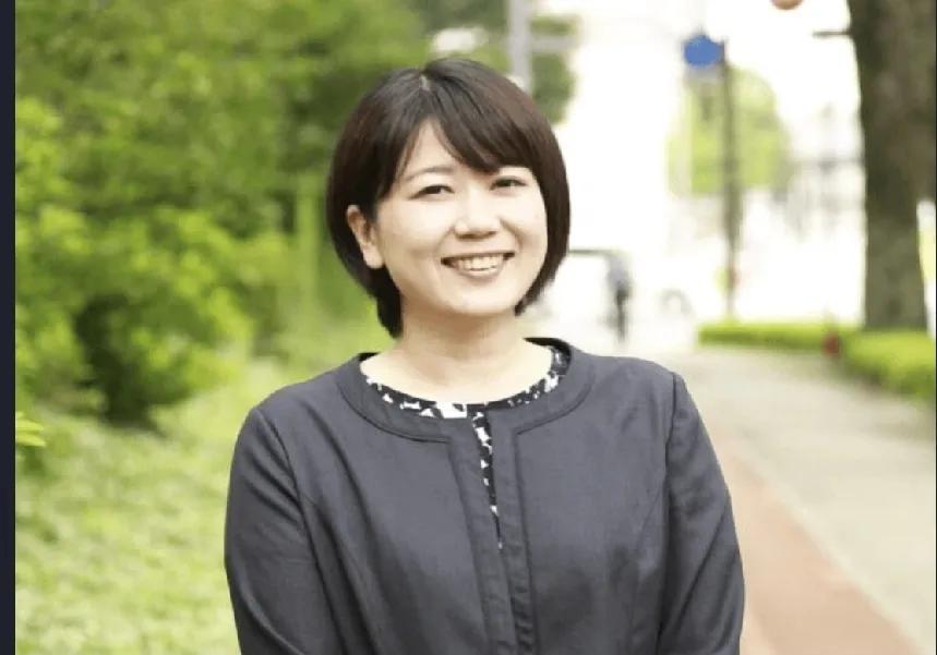 日本政坛又爆大瓜！群马县前桥市42岁女市长小川晶，短短俩月和已婚男下属超十次出入
