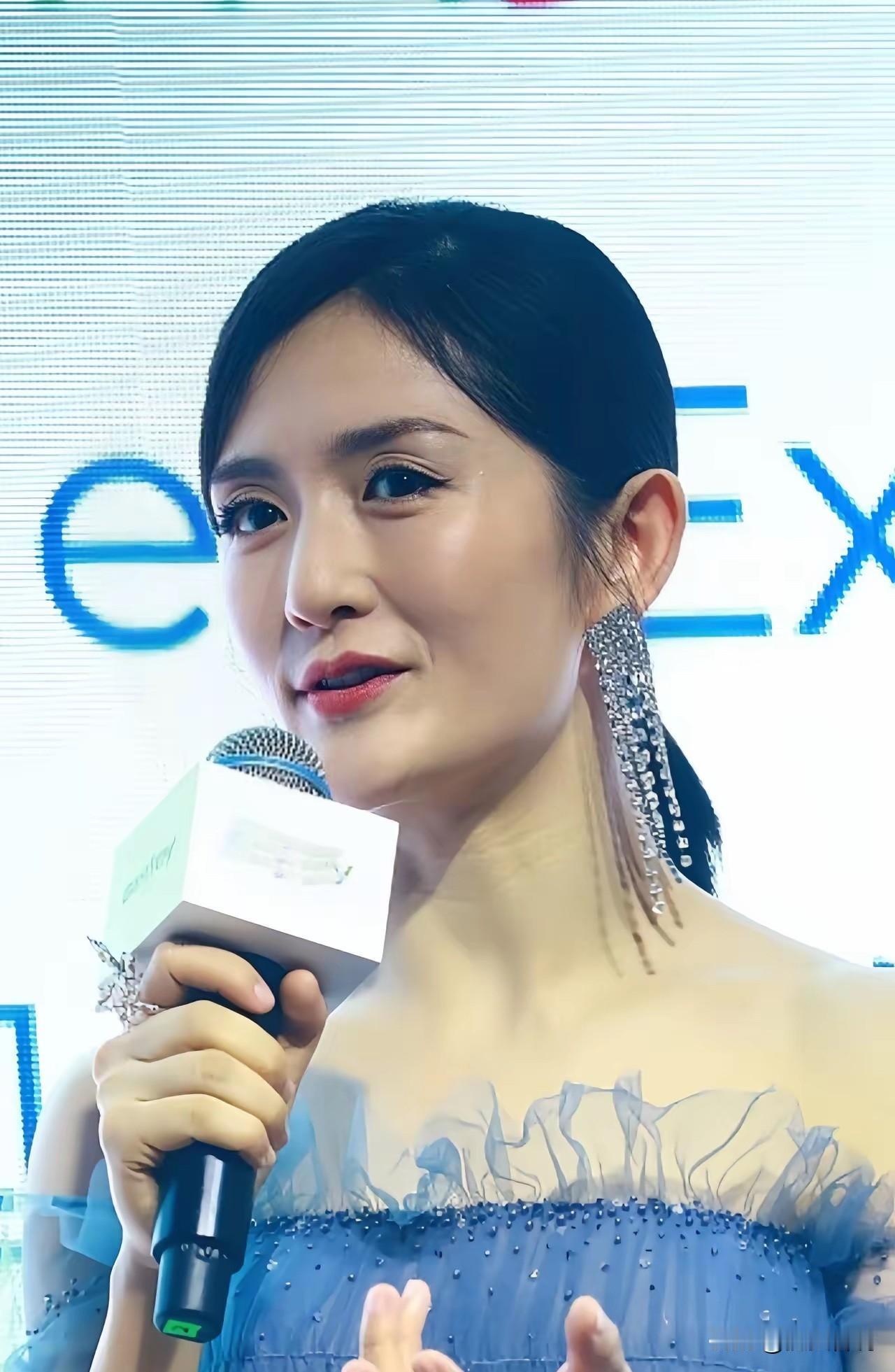 谢娜演唱会的争议在于演唱会要不要设置准入门槛！对此，浙江宣传的评价最为客观！
