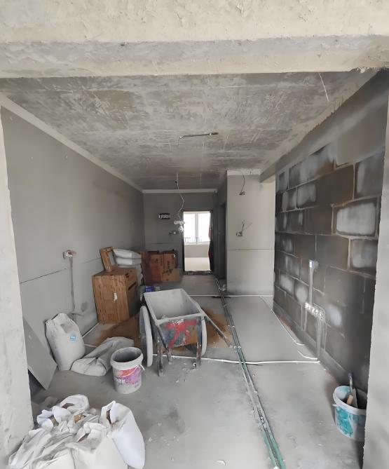 “白嫖还有理了？”2023年8月，新疆伊犁，男子购买了一套8楼的住宅，然而他却记