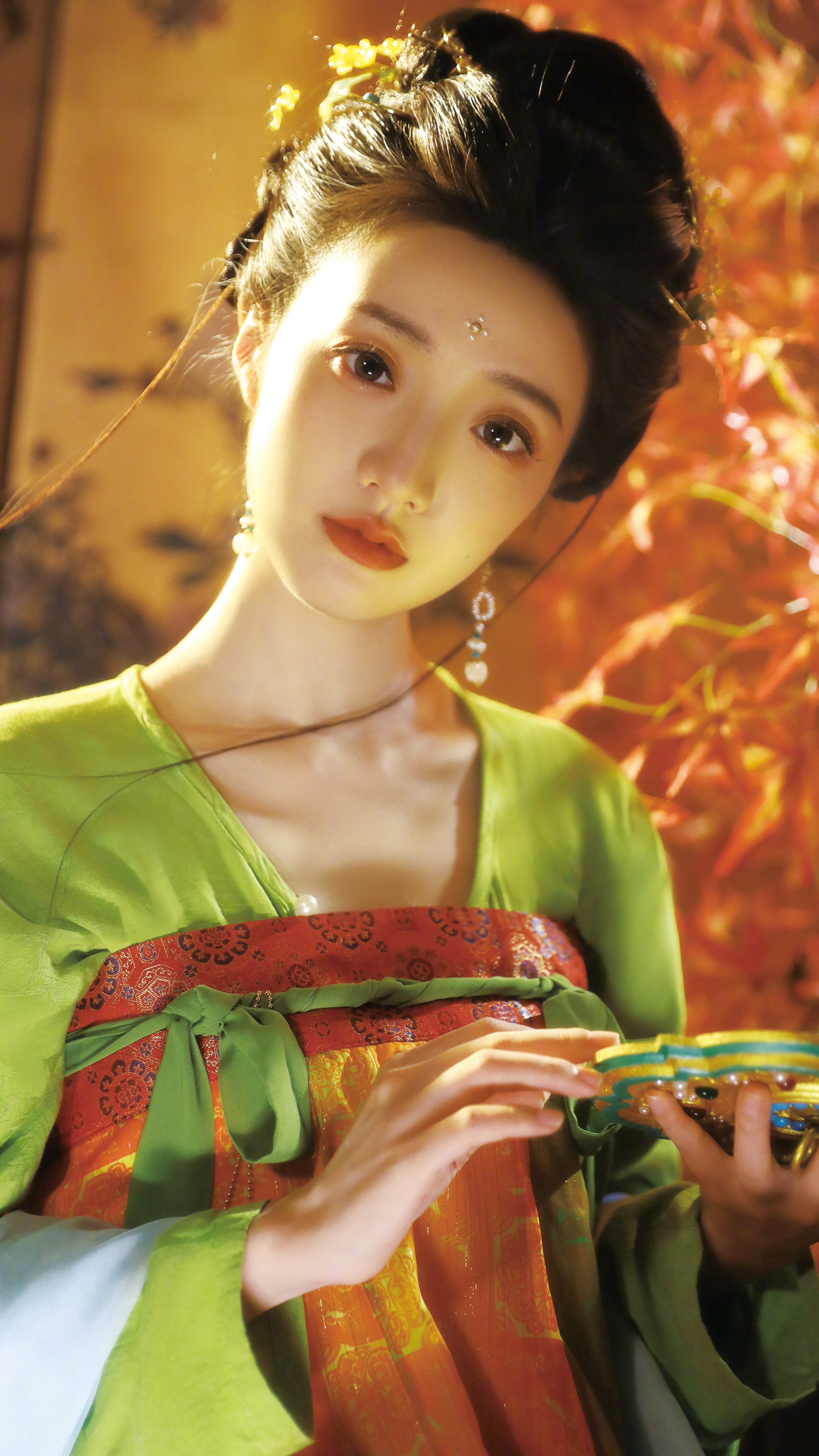 她的颜，是花粉会喜欢的类型吗？[doge]黄羿珍珠花钿妆​​​