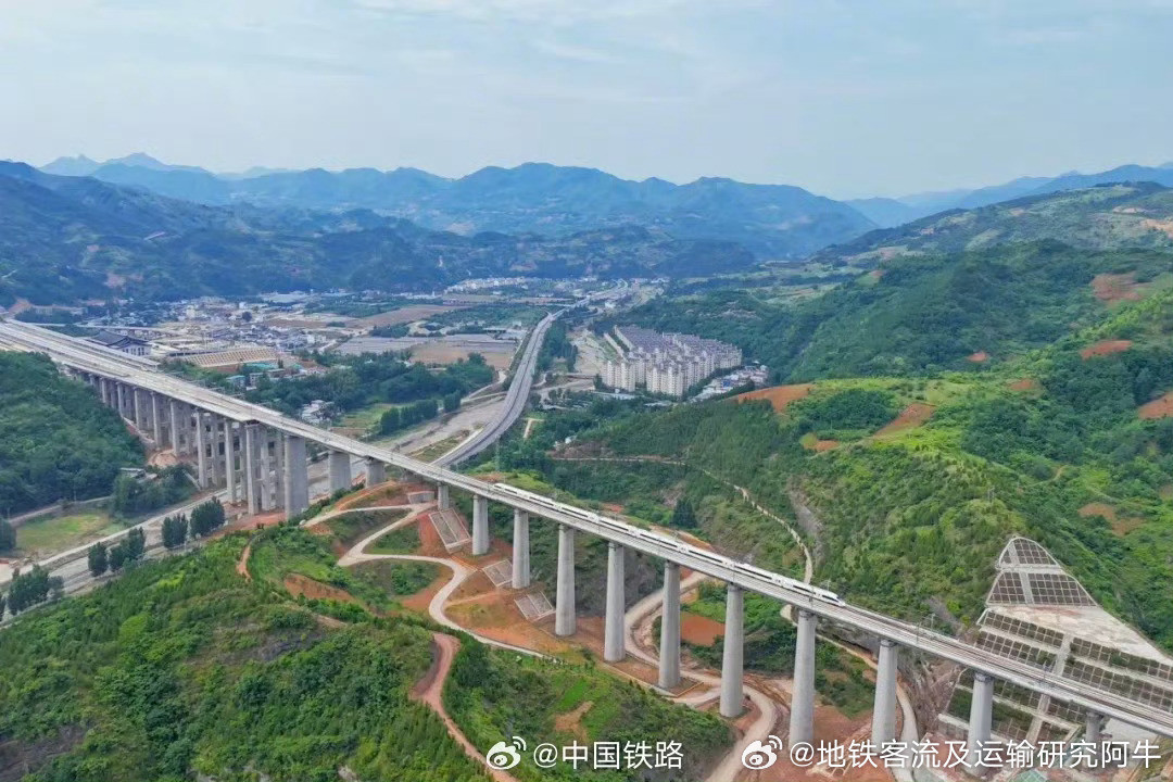 【西十高铁西安东站明天开通！】西安至十堰高速铁路（以下简称西十高铁）将于20
