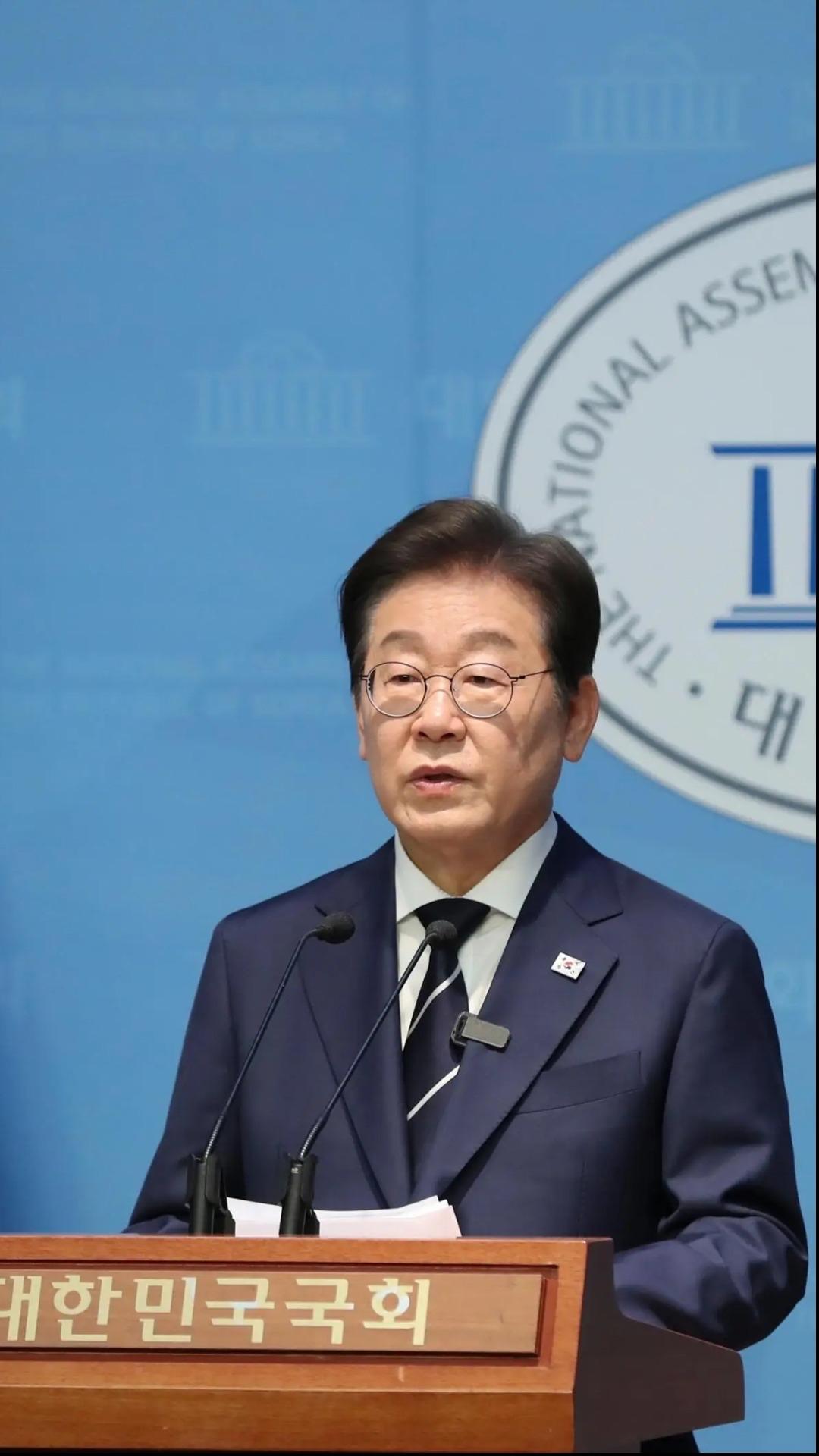 韩国总统李在明一出手，就把三八线2.2万驻军直接砍掉近七成！这一刀下去，直接砍