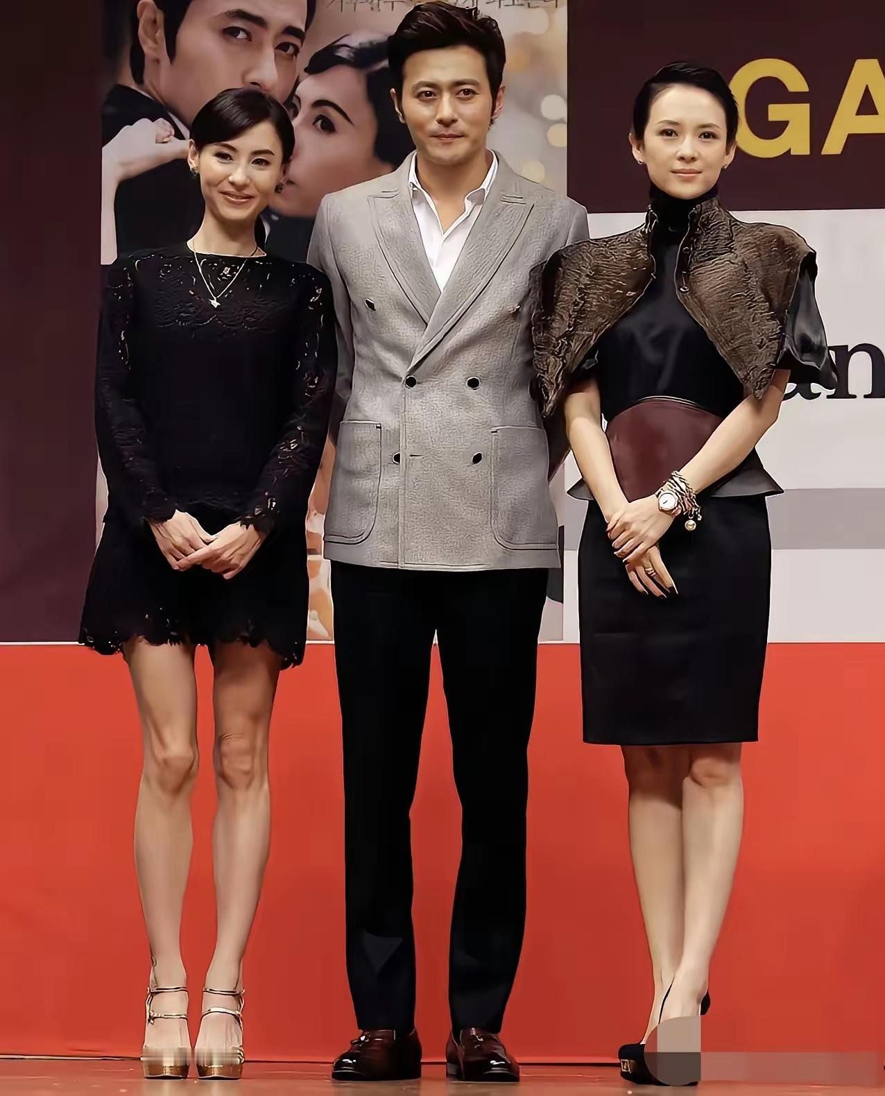 问了快300个人了，都没认出中间这个美男子，谁能认出来，我拜你为师！