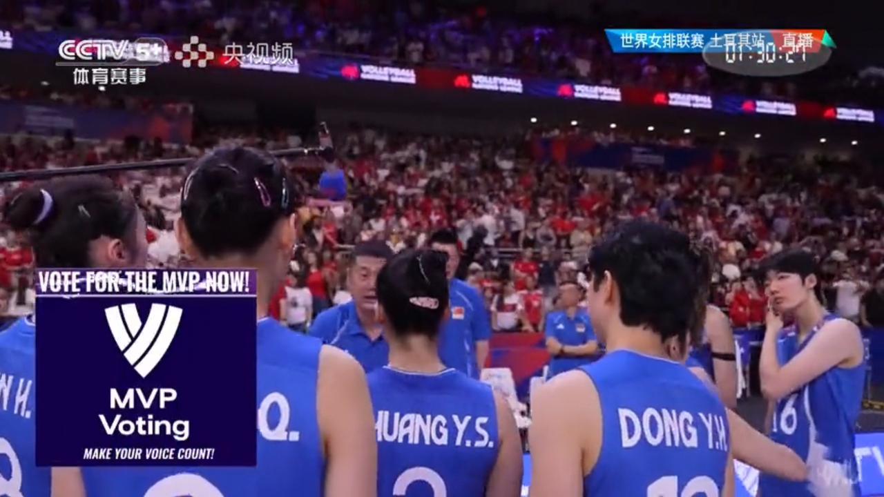 女排世联赛前两站比赛中国女排取得了五胜三负战绩，输得三场球，除了南京站第一场比赛