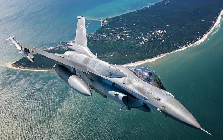 军迷有福了，战斗机系列…。图片分享。🌂🌂🌂晚上的月亮​​​