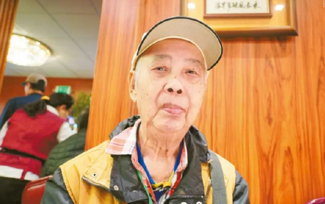 美国混不下去了才想起中国的好？去年，87岁华裔老人在美国被揍3次后，终于忍无可忍