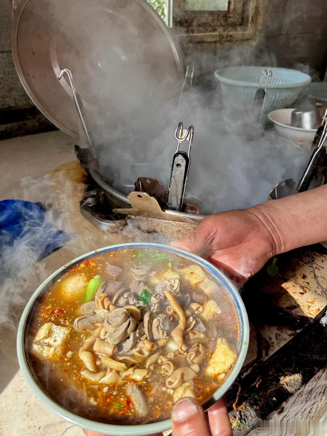 笨人……热乎乎的美食才能抵御冷风！