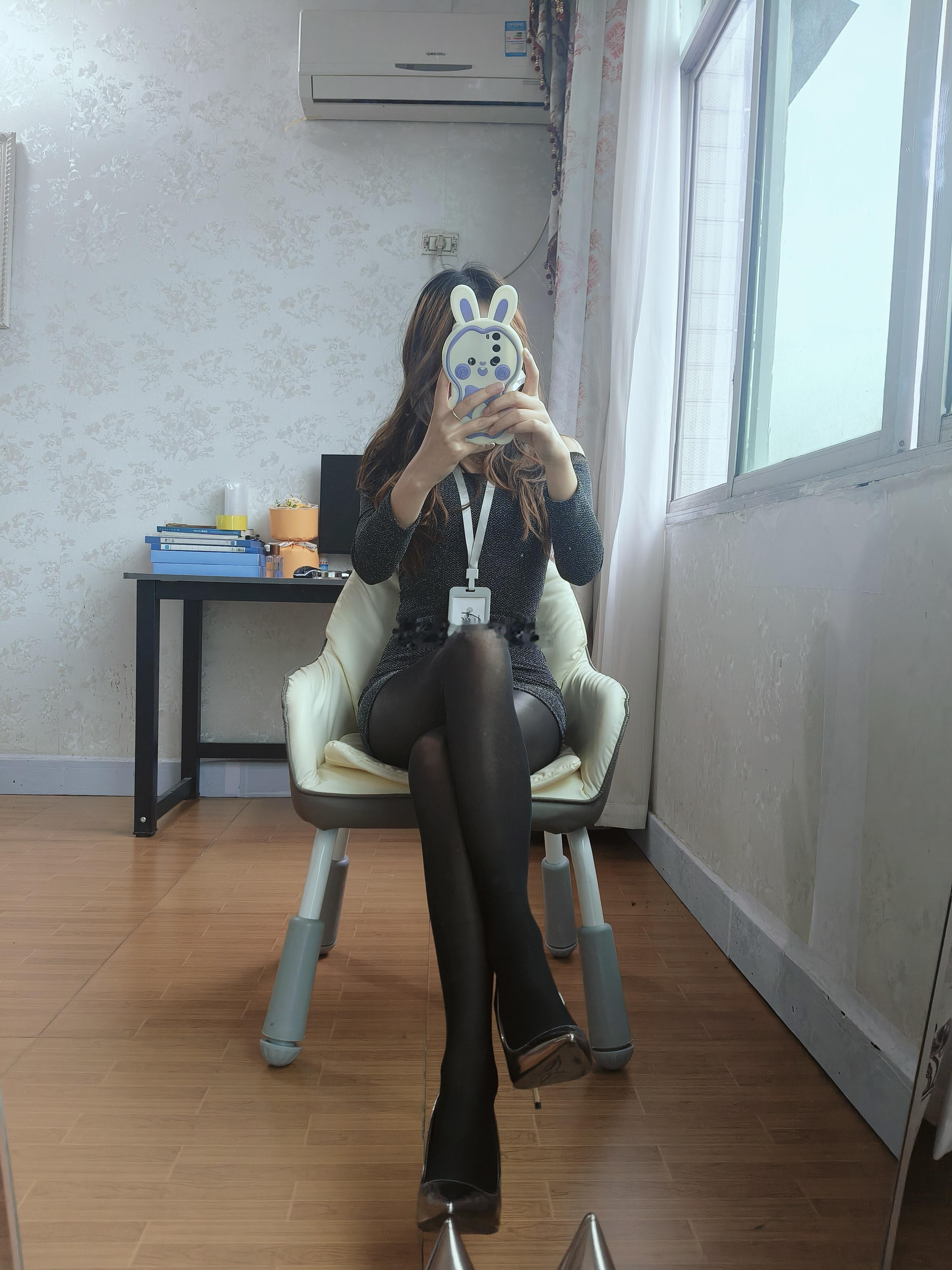 这丝袜有点透！