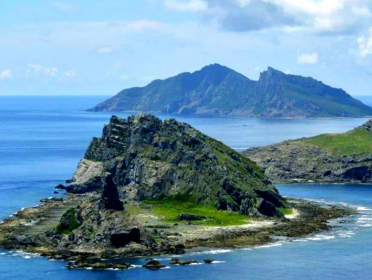 现在终于明白，为什么咱们没趁着中日紧张把钓鱼岛上的灯塔拆掉，因为这个灯塔很可能会