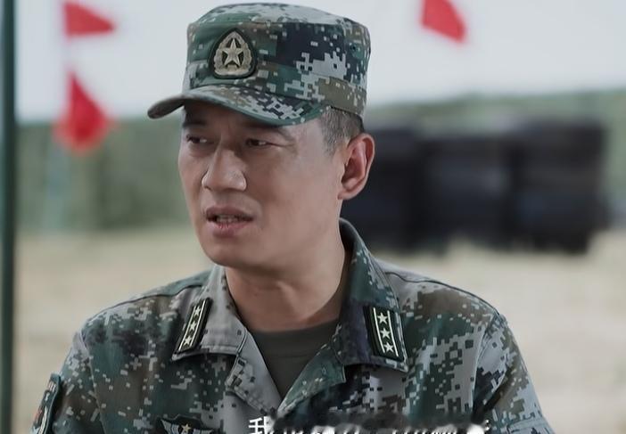 索建安写检讨这事儿，我看得心里一软。一个副军长，当着全旅的面念自己的检讨书。
