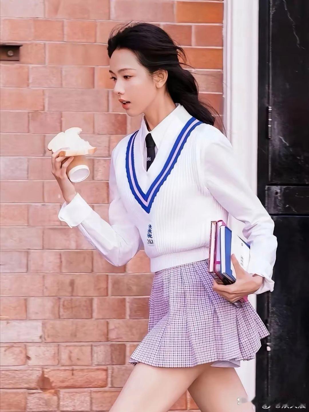 陈都灵这颜值真的美到心坎里，气质清冷又温婉，一眼心动！