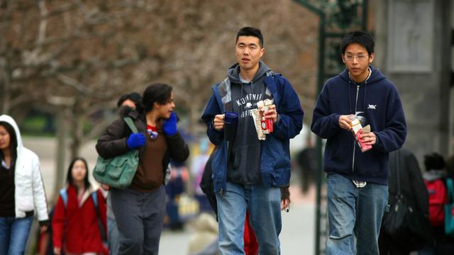 特朗普已下战书，组建军队“驱逐”中国人，中方已打起十二分精神