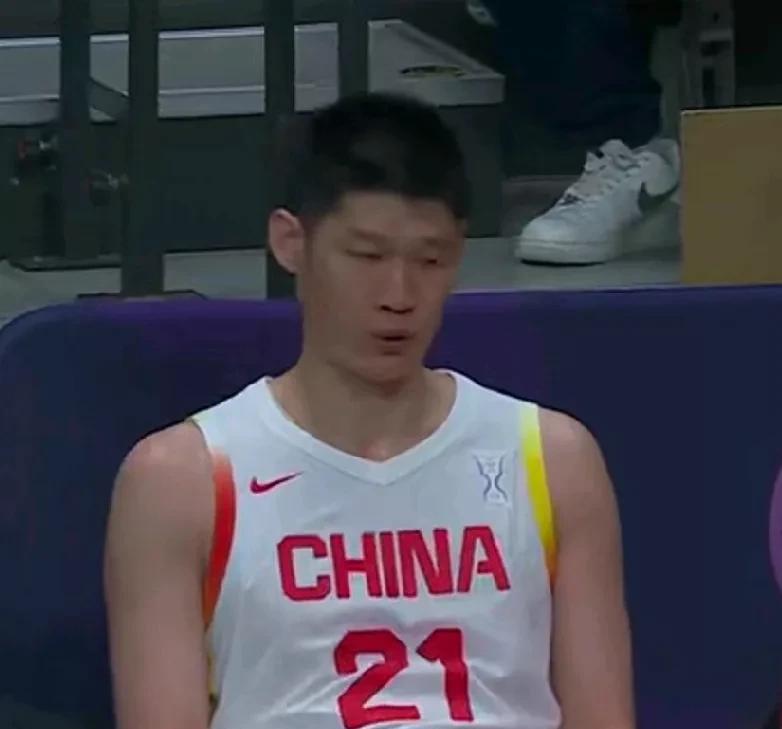 4场亚洲杯打完！！！胡金秋目前总共得到67分。王俊杰目前总共得到55分。程