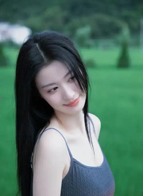 王楚然：被镜头偏爱的“多面美人”论娱乐圈最上镜的女星，王楚然绝对占有一席之地