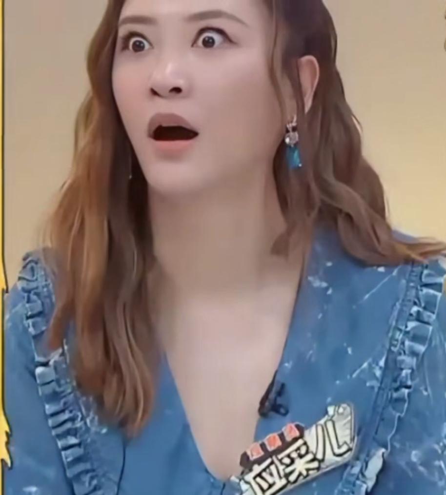 应采儿说，陈小春知道Jasper有喜欢的女生后吓了一大跳，害怕早恋影响儿子念书。