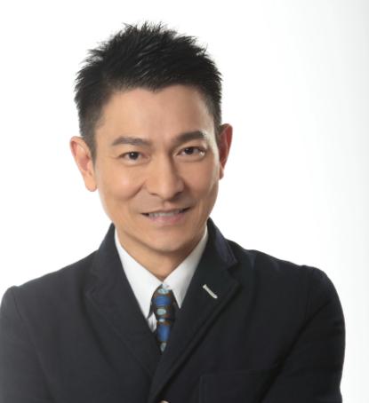 2009年深秋，四川一家开了24年的板鸭店门口，70岁的刘德华拄着拐杖站在“刘德