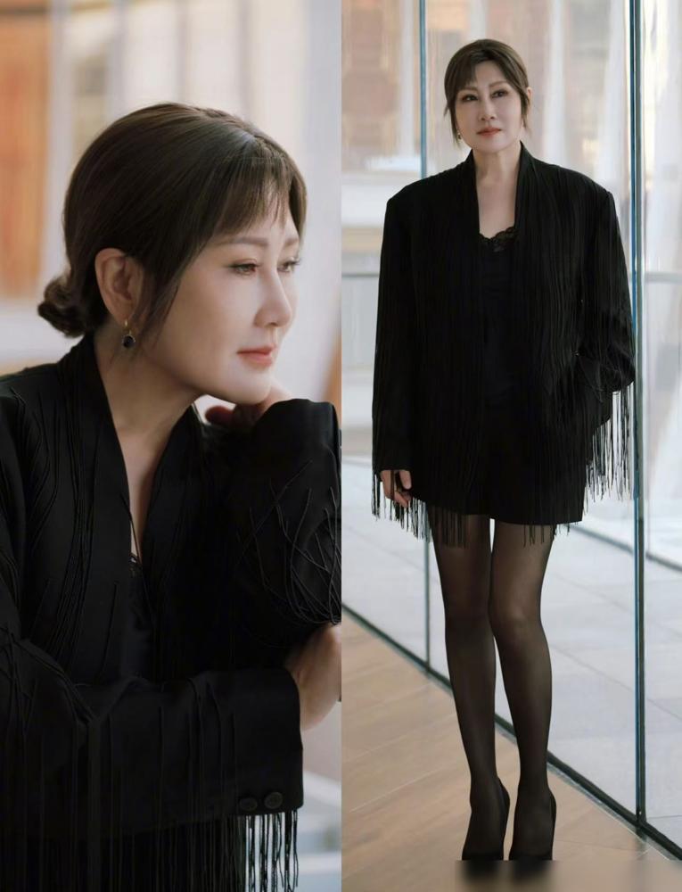 张凯丽的现状，给所有人都提了个醒，人老了就得服老，千万别轻易去尝试网红装扮