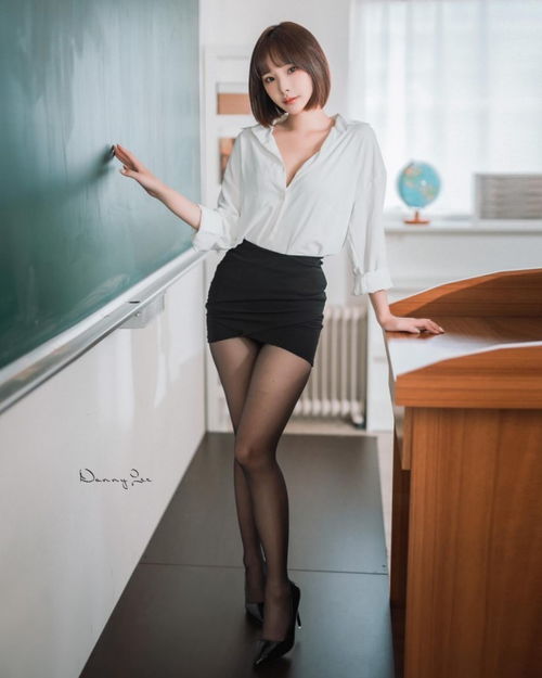 笑话：老王看到一美女走了过来，上去打招呼。美女看看老王说，我不认识你。说着就要推