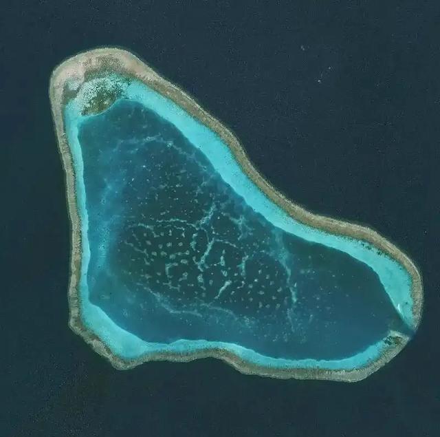 菲律宾为什么一定要在黄岩岛搞事情？第一，是战略考量。黄岩岛距离菲律宾只有200多