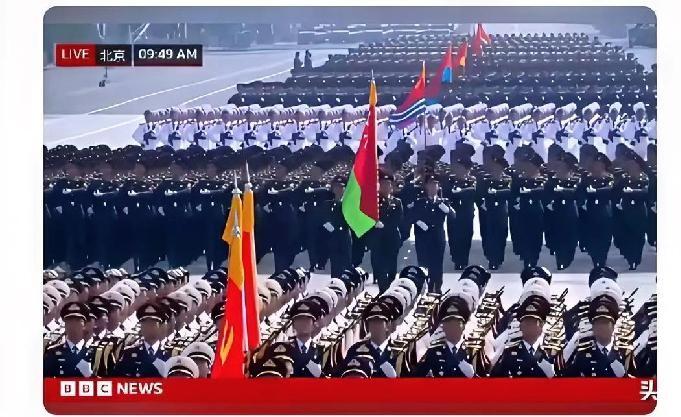 美国强大时，看谁不顺眼，想整谁就整谁，想打谁就打谁。中国阅兵，看着这么强大的军队