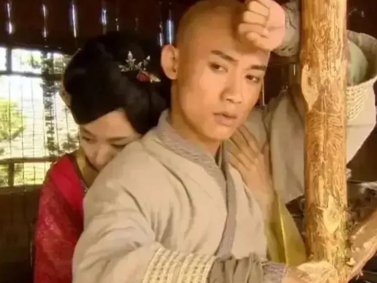 唐朝贞观年间，高阳公主和和尚辩机的丑事暴露，唐太宗大怒，下令：腰斩辩机！刽子手举