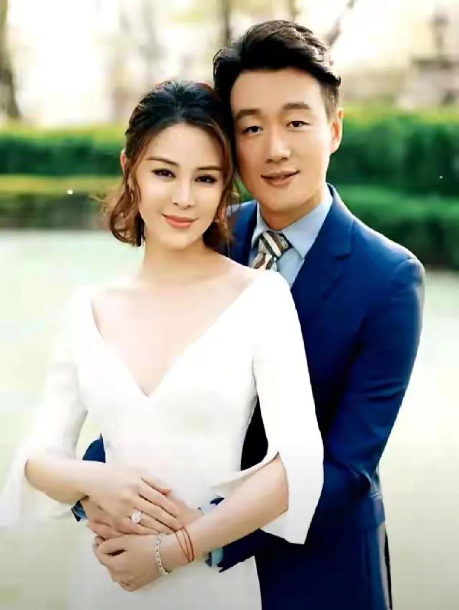 46岁佟大为为爱妻关悦庆生，这波操作甜度超标！微博简单一句“永远爱你”，却藏着满