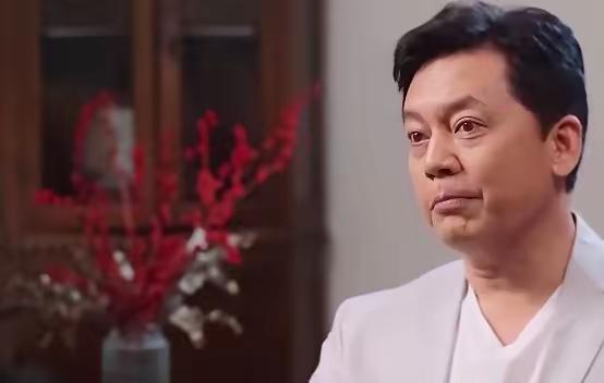 演员何政军说：“我父亲何绍宽是位老红军，曾是刘伯承元帅的三个贴身卫士之一，他有个