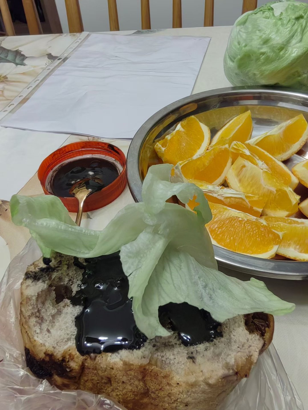 没有比这更简单的早餐了，面包抹点儿酱