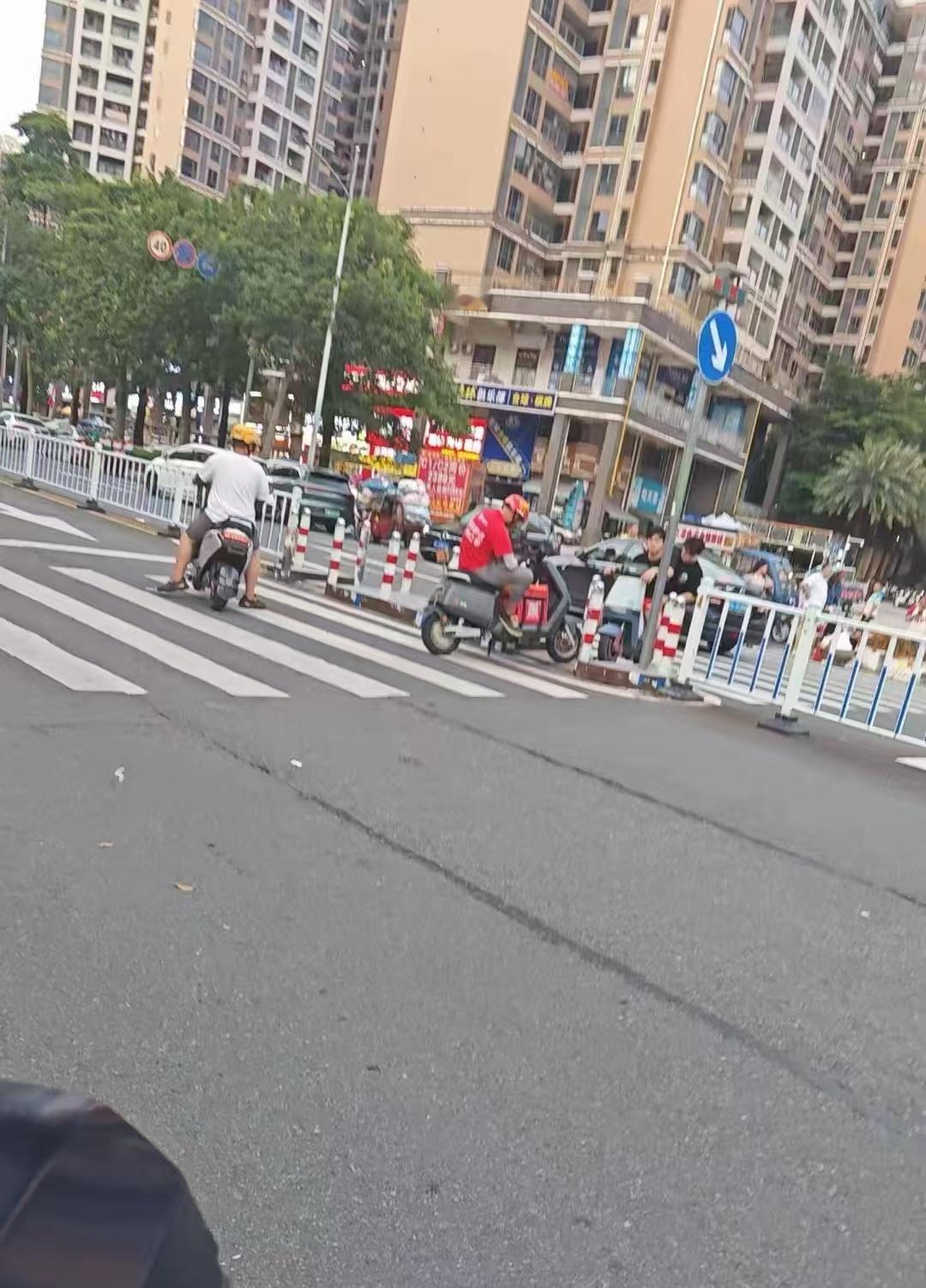 狭路相逢，外卖都馊了……[doge]​​​