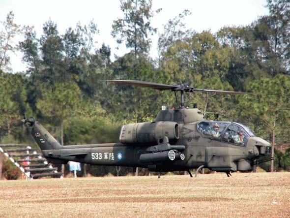 4月21日，台海空域上演一场震撼全网的空中交锋，解放军飞行员一句干脆利落的