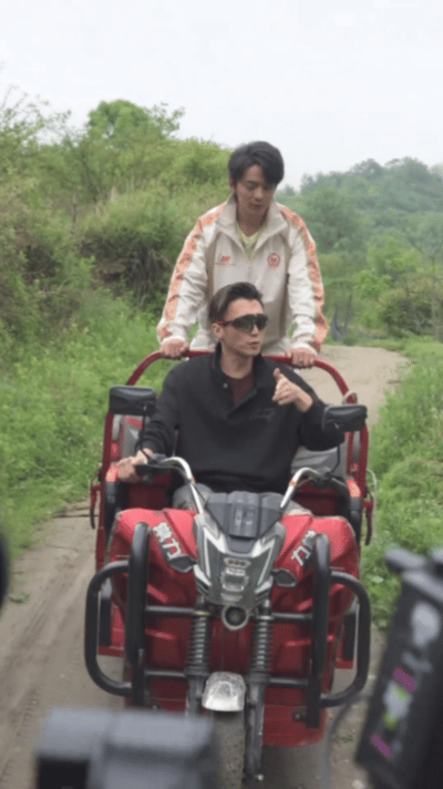 谢霆锋带着丁真翻车了想到请谢霆锋和丁真一起参加综艺的人真的绝了[笑着哭][笑c