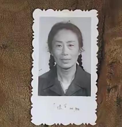 1969年，19岁的女知青隐瞒身份，心甘情愿在北大荒劳动，谁知10年后，一封信却