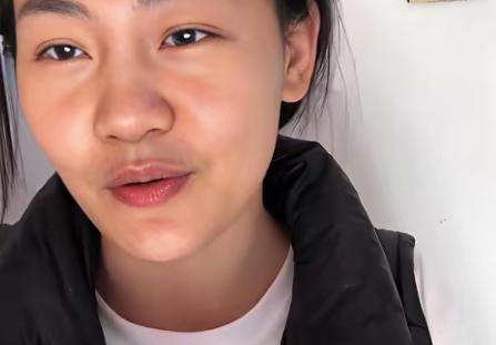 丈夫升职后立马跟我离婚，娶了助理，我平静接受办了离婚手续，7天后前婆婆打电话：快