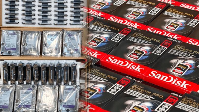 近期全球内存供不应求，带动存储硬盘价格飙升。香港海关昨日（19日）捣毁一个冒牌电