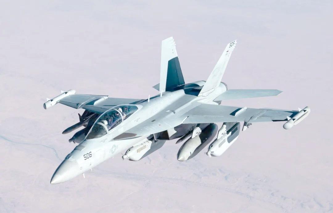 毫不夸张的说，全球所有国家，有能力破解歼10C+霹雳15+红旗9+ZDK03预警