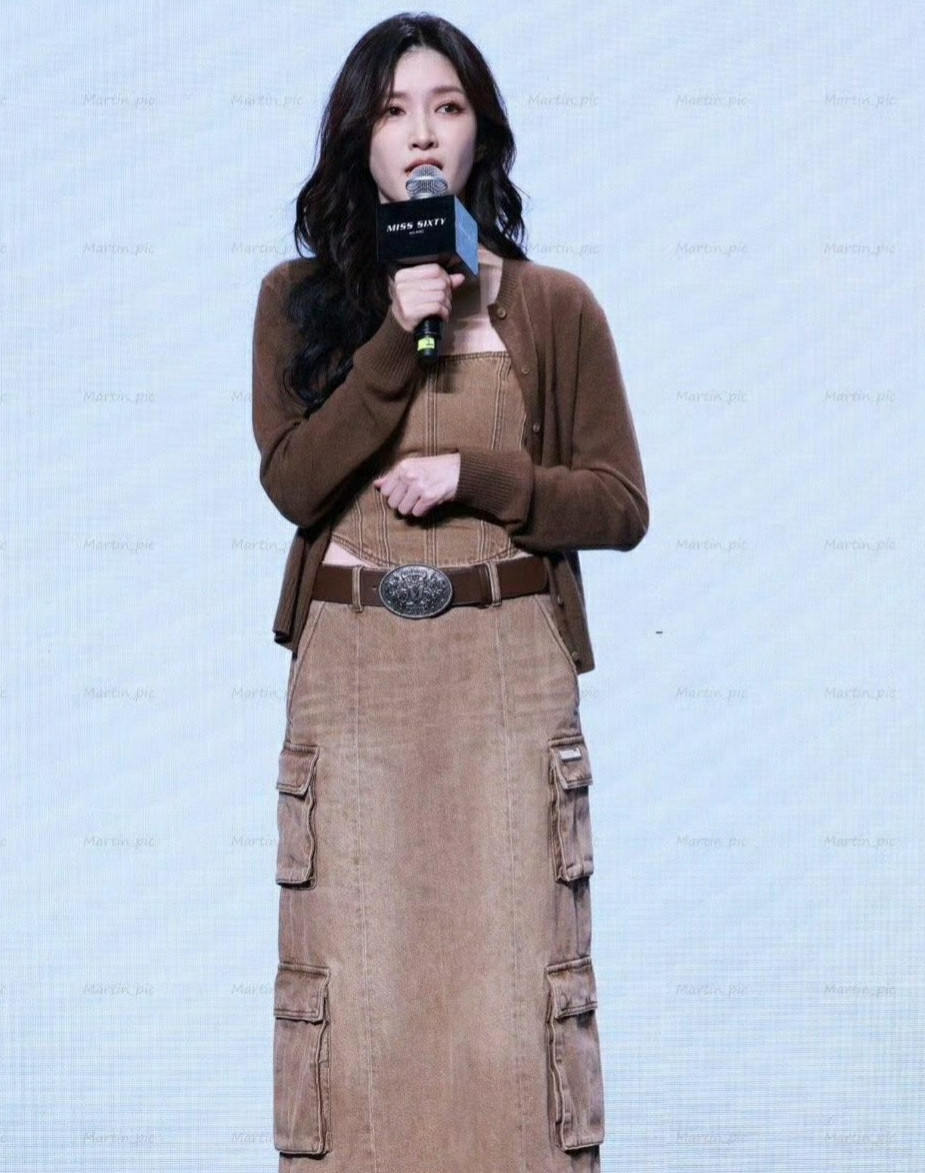 不知道胡歌现在有没有后悔和她分手