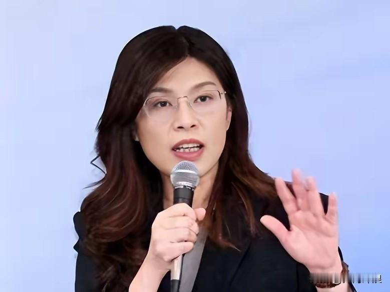 郑丽文的真实面貌就要暴露出来了！发现没有郑丽文想扛着这块牌子走到底这