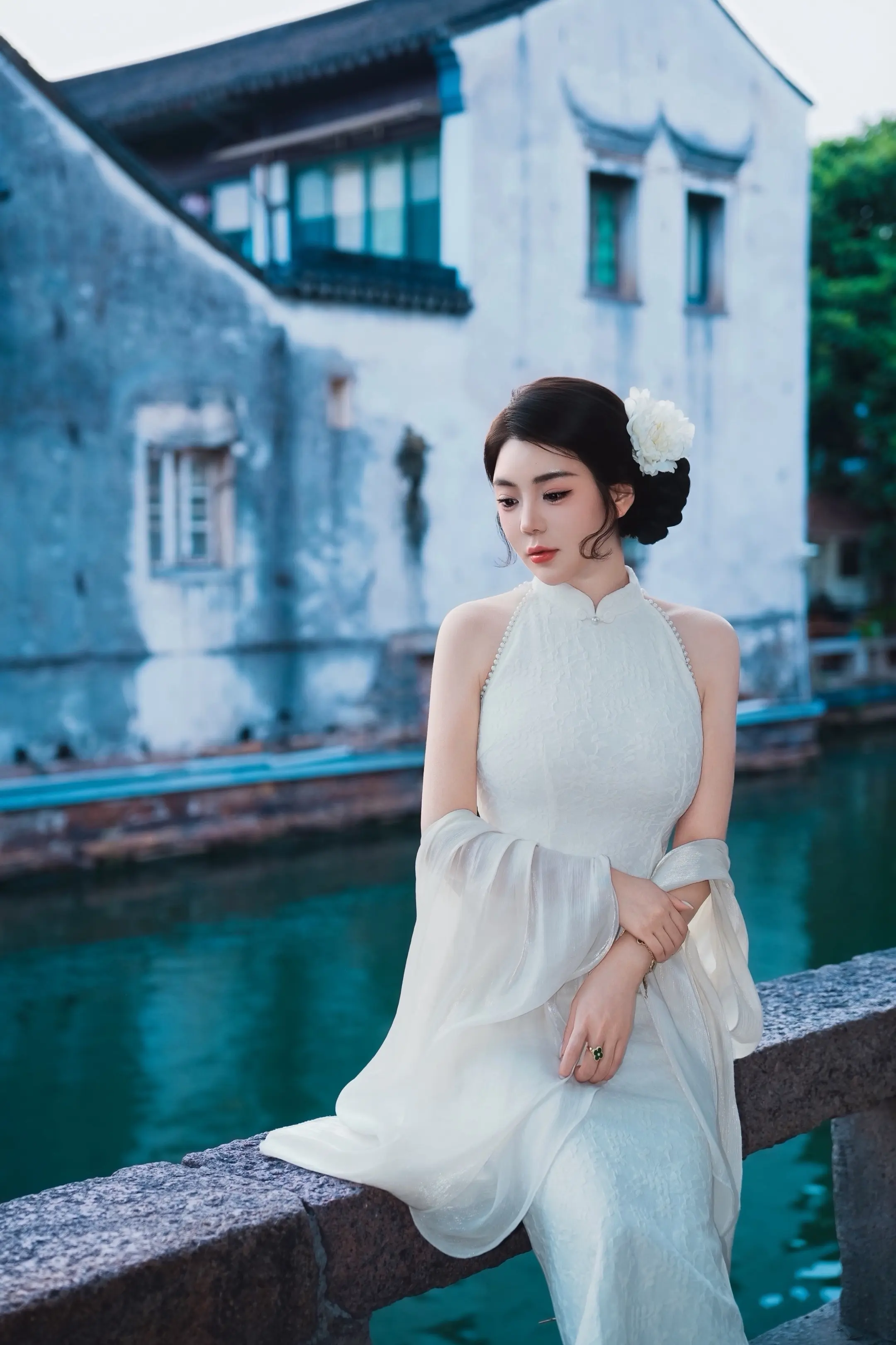 🤍水是江南的诗，旗袍是东方的韵。