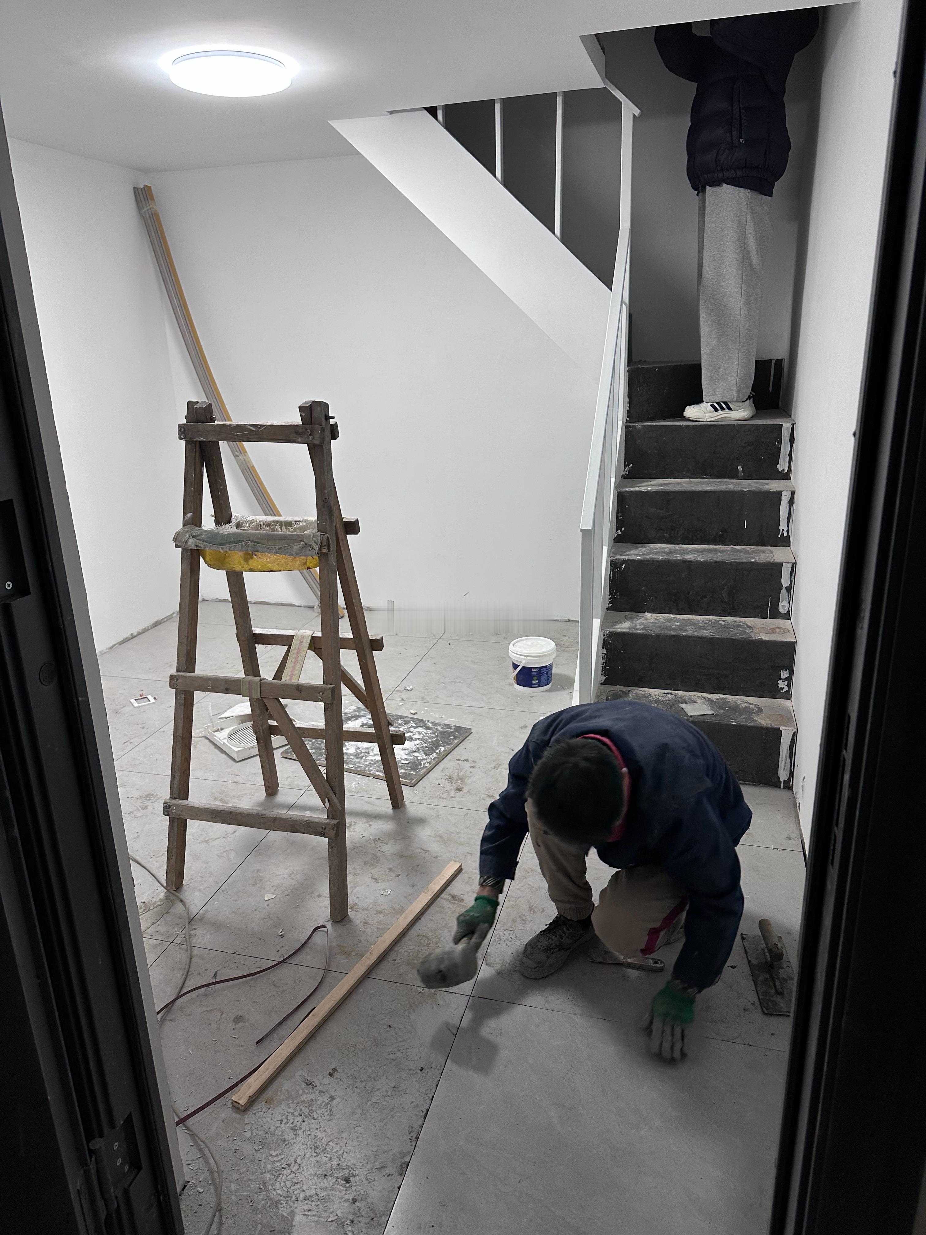 打算把家里的地下室好好装修一下了，弄个快乐屋影音室？还是电竞房直播间？还是茶室乐