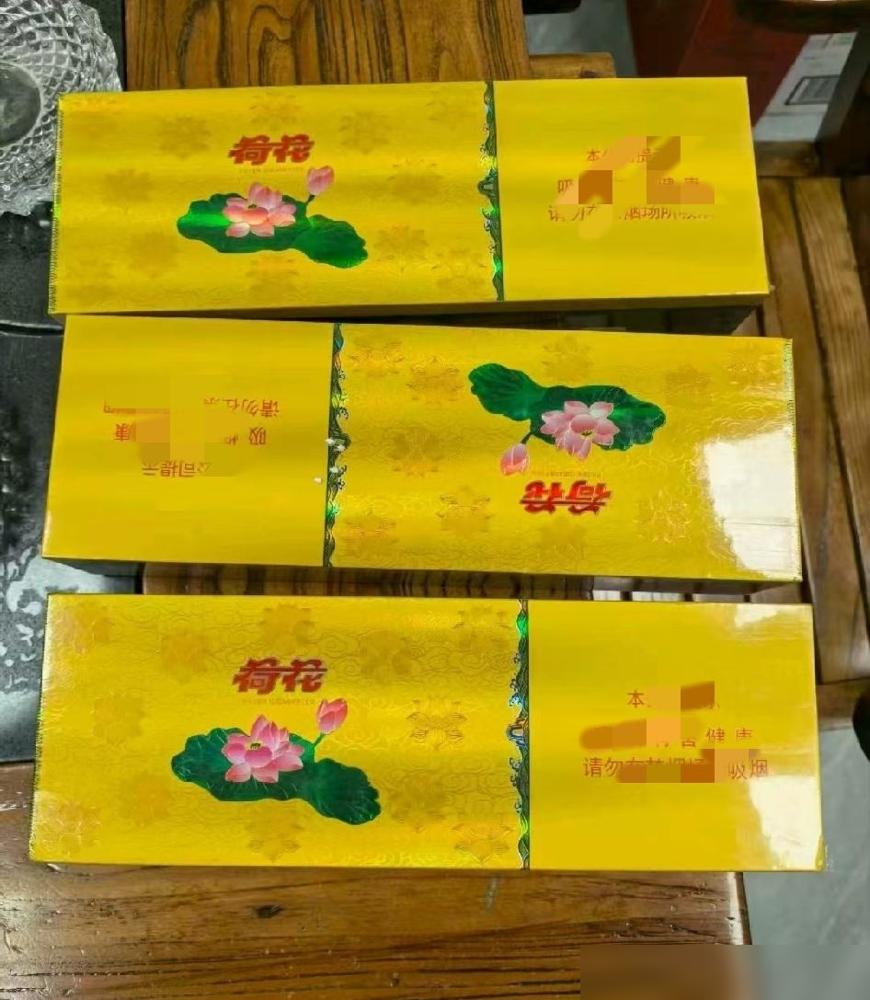 未来弟媳是河北的，中秋来家里时，带了三条烟给我。这事让我想起身边不少人，手里