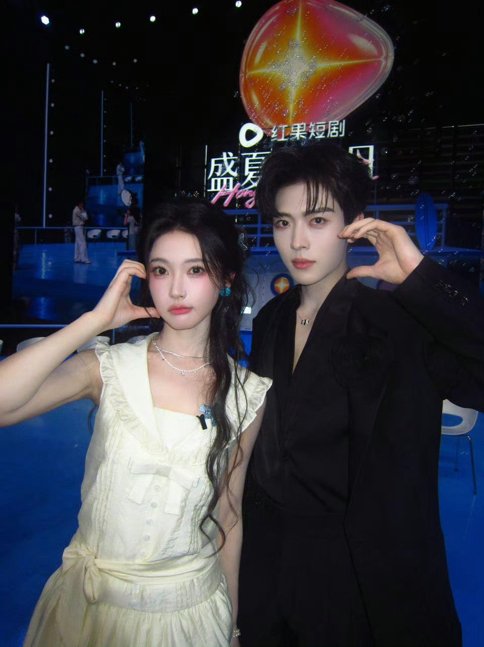 短剧演员聚会谁出片了不知道呀每一个人都美美的帅帅的都不需要管出不出片
