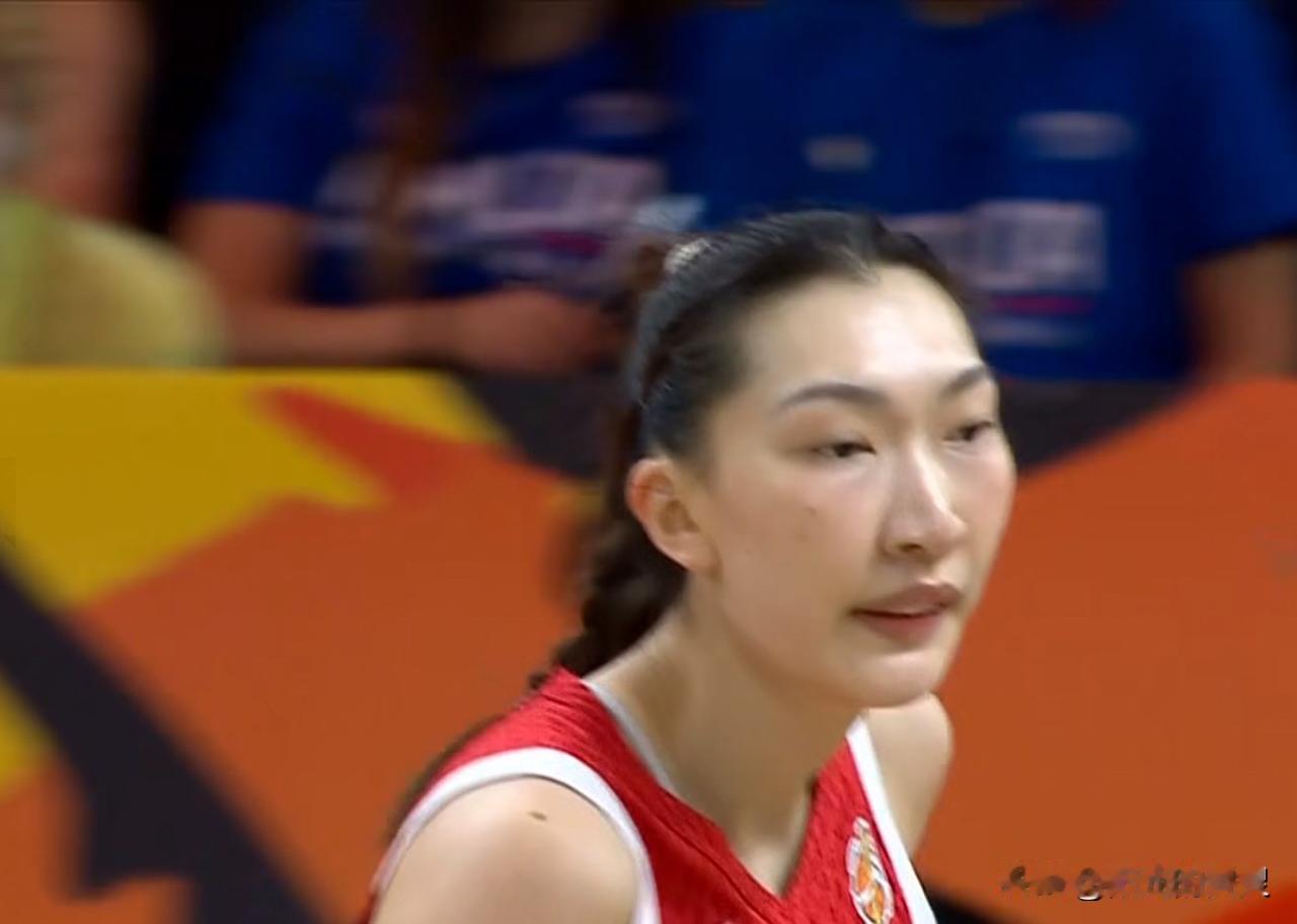 中国女篮71‑51大胜意大利！这场硬仗，谁是最大功臣？71比51，中国女篮拿下