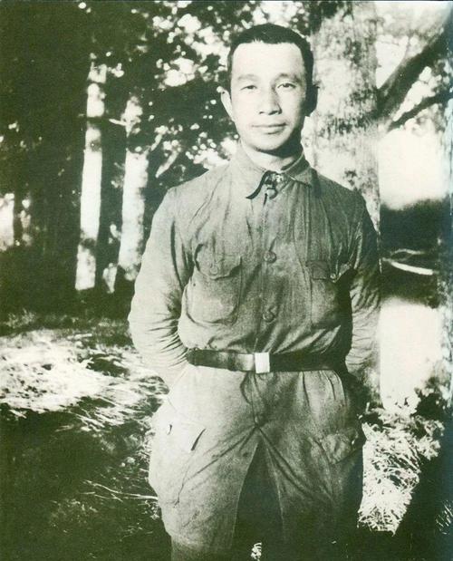 红军营长中弹牺牲后，粟裕一度沉痛无比，不料1977年营长突然上门拜访！1977