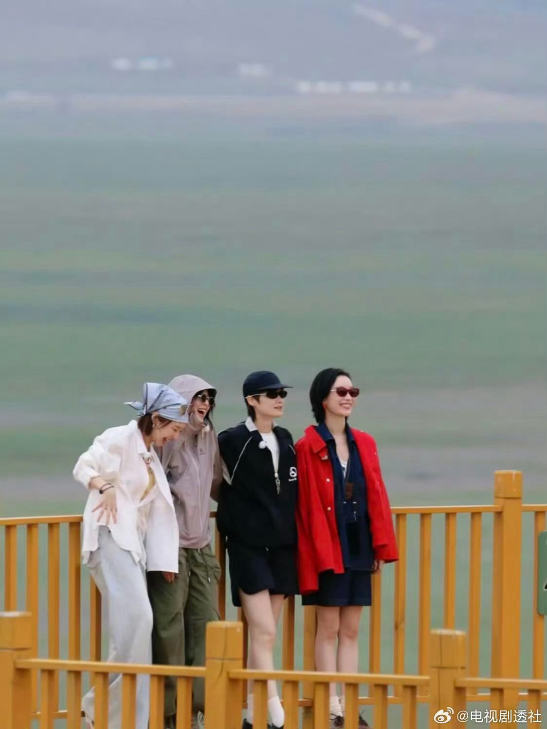 从南疆一路行至北疆，风吹过旅途每段光景，这场奔赴自然的冒险就此圆满落幕啦倪妮新疆