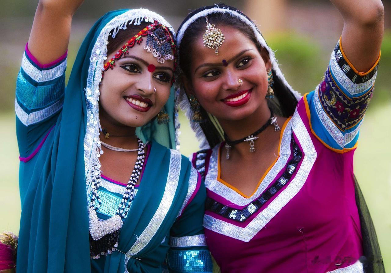 印度现在闹得挺凶，印度这几天不是在闹免签就是在闹免签，和欧洲人享受一样的待遇，搞